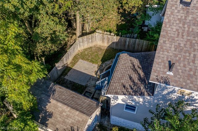 33 Brighton Drive, Akron, OH 44301