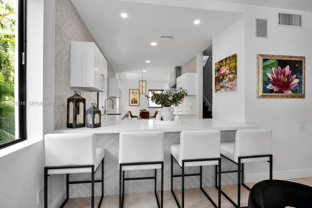 2000 S Bayshore Drive 65, Miami, FL 33133
