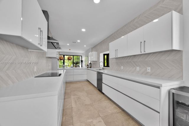2000 S Bayshore Drive 65, Miami, FL 33133