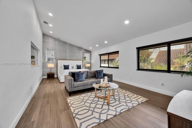 2000 S Bayshore Drive 65, Miami, FL 33133