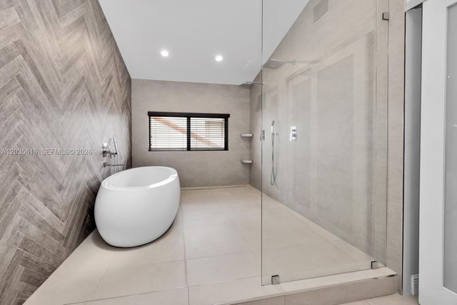 2000 S Bayshore Drive 65, Miami, FL 33133