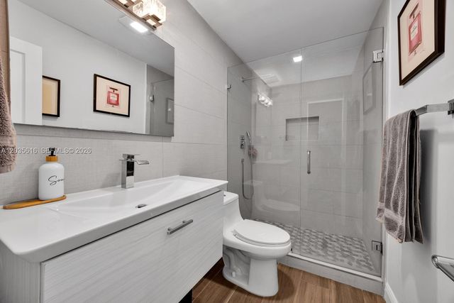 2000 S Bayshore Drive 65, Miami, FL 33133