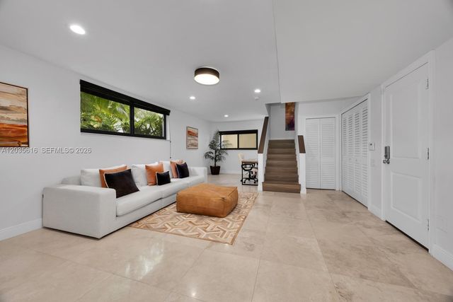 2000 S Bayshore Drive 65, Miami, FL 33133