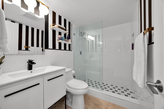 2000 S Bayshore Drive 65, Miami, FL 33133