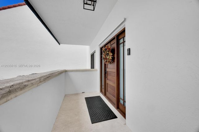 2000 S Bayshore Drive 65, Miami, FL 33133