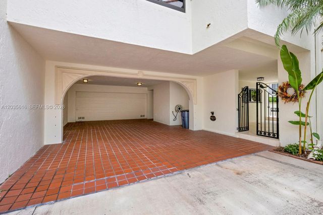 2000 S Bayshore Drive 65, Miami, FL 33133