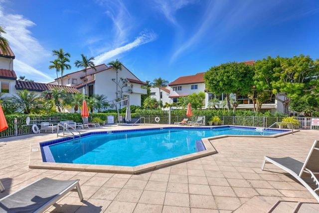 2000 S Bayshore Drive 65, Miami, FL 33133