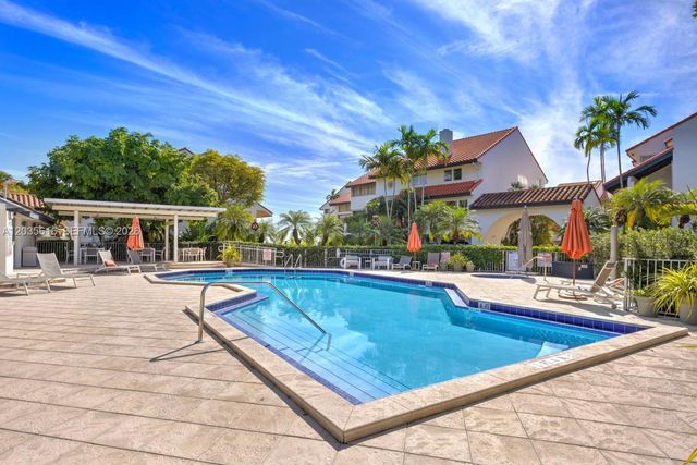 2000 S Bayshore Drive 65, Miami, FL 33133