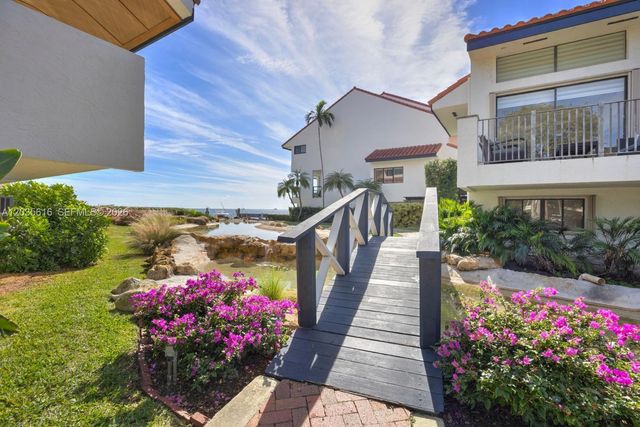 2000 S Bayshore Drive 65, Miami, FL 33133