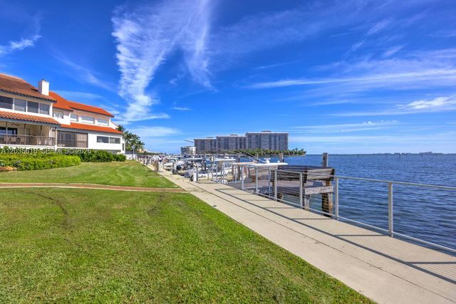 2000 S Bayshore Drive 65, Miami, FL 33133