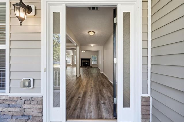 2516 Deep Wood Court, Loganville, GA 30052