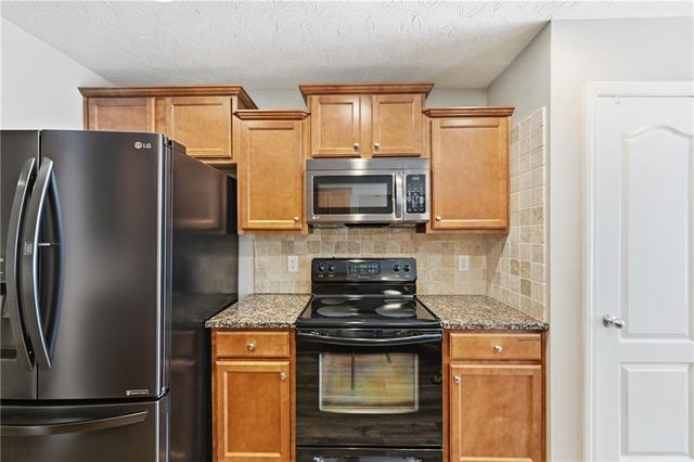 2516 Deep Wood Court, Loganville, GA 30052