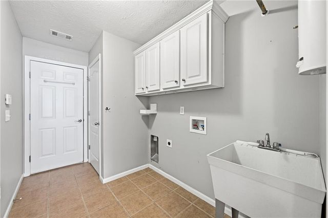2516 Deep Wood Court, Loganville, GA 30052