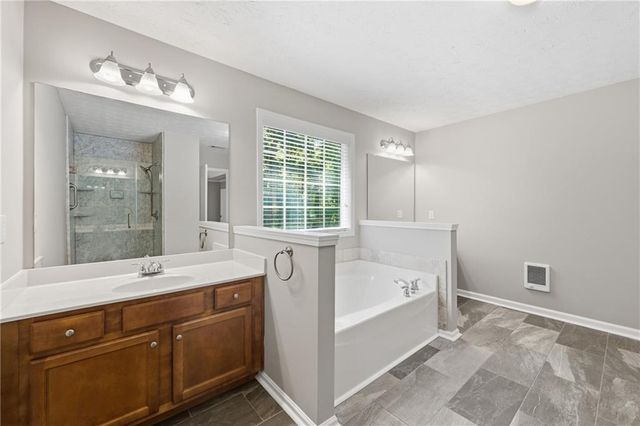 2516 Deep Wood Court, Loganville, GA 30052