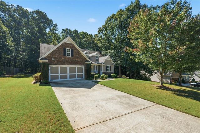 2516 Deep Wood Court, Loganville, GA 30052
