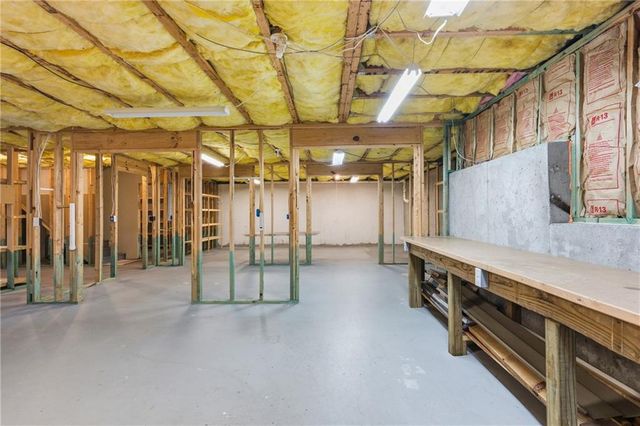 2516 Deep Wood Court, Loganville, GA 30052