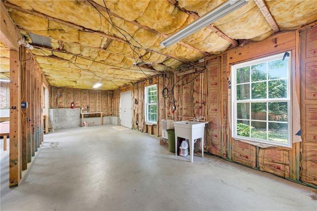 2516 Deep Wood Court, Loganville, GA 30052