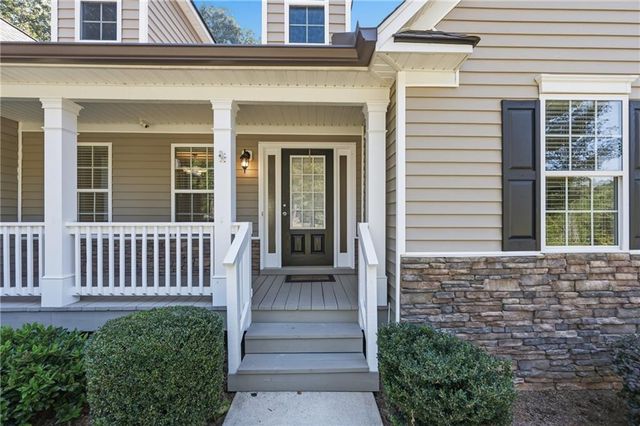 2516 Deep Wood Court, Loganville, GA 30052