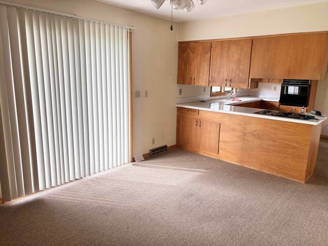2620 Crestline Avenue, Waterloo, IA 50702