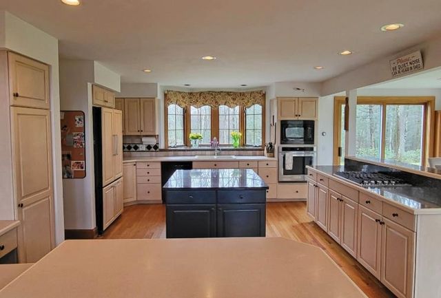 311 Laurel Ledges, Vernon, VT 05354