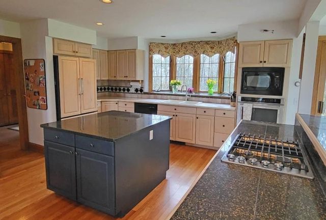 311 Laurel Ledges, Vernon, VT 05354