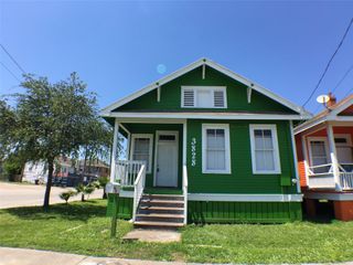 3828 Avenue M 1/2, Galveston, TX 77550