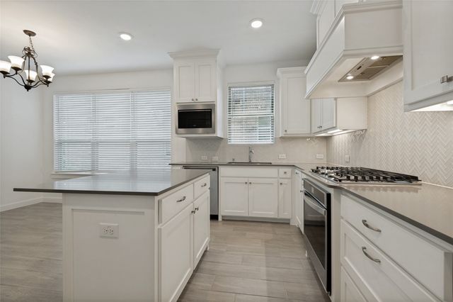 2724 Shelby Drive, Lewisville, TX 75067