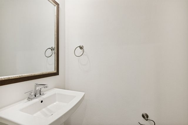 2724 Shelby Drive, Lewisville, TX 75067