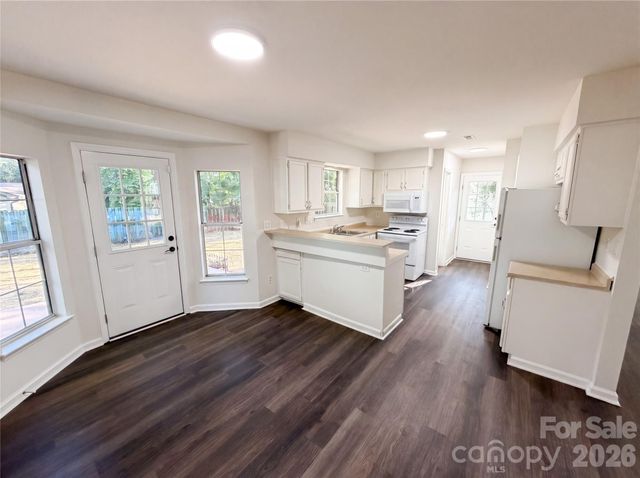 4720 Topsail Court, Charlotte, NC 28212
