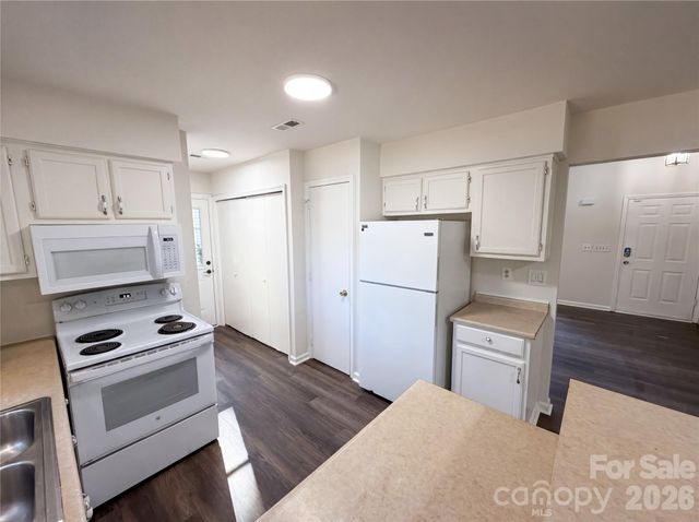 4720 Topsail Court, Charlotte, NC 28212