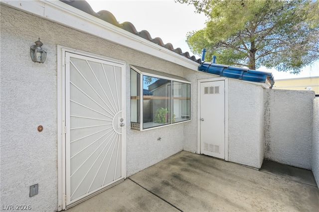 2032 Bavington Drive B, Las Vegas, NV 89108