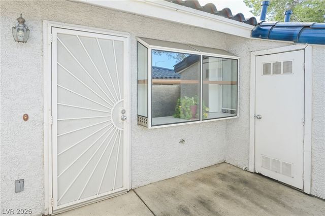 2032 Bavington Drive B, Las Vegas, NV 89108