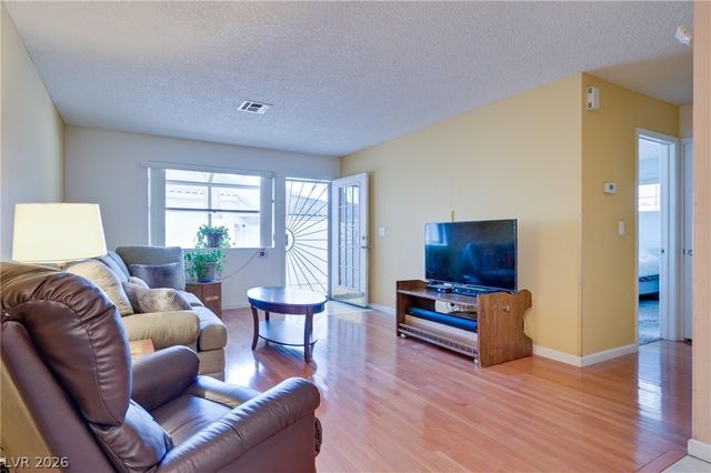 2032 Bavington Drive B, Las Vegas, NV 89108