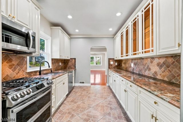 1176 Julia St, Teaneck Twp., NJ 07666