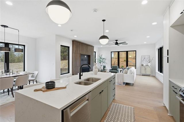 2714 NW 84th Terrace, Kansas City, MO 64154