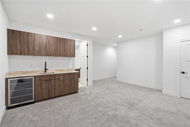 2714 NW 84th Terrace, Kansas City, MO 64154