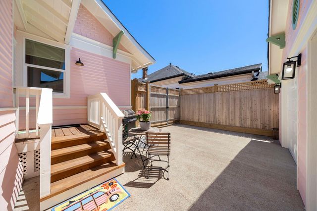 2415 37th Street, Galveston, TX 77550