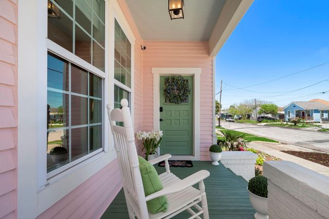 2415 37th Street, Galveston, TX 77550