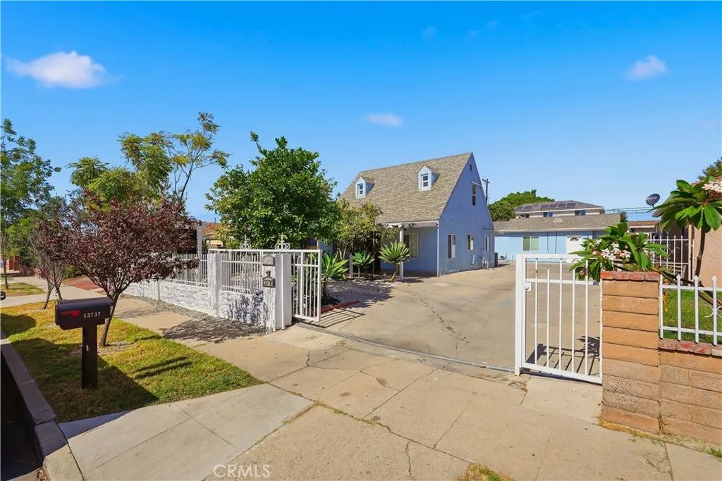 13737 Mercer, Pacoima, CA 91331