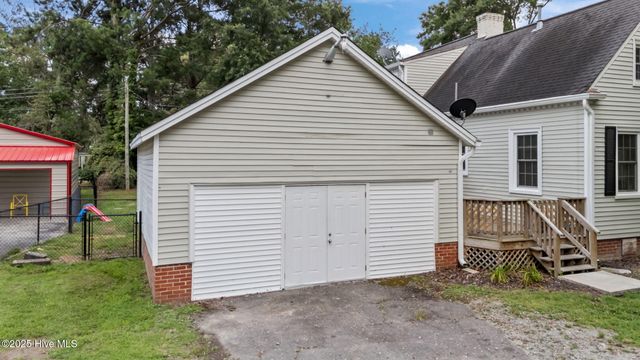 401 Goldsboro Street, Lucama, NC 27851