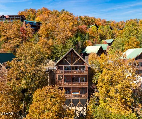 4664 Nottingham Heights Way, Pigeon Forge, TN 37863