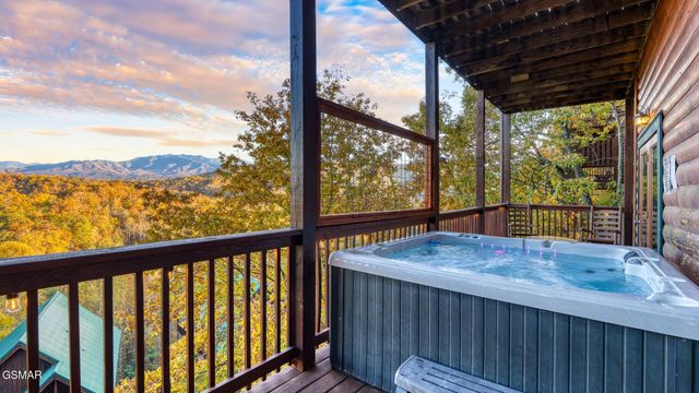 4664 Nottingham Heights Way, Pigeon Forge, TN 37863