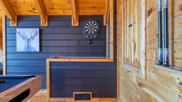 4664 Nottingham Heights Way, Pigeon Forge, TN 37863
