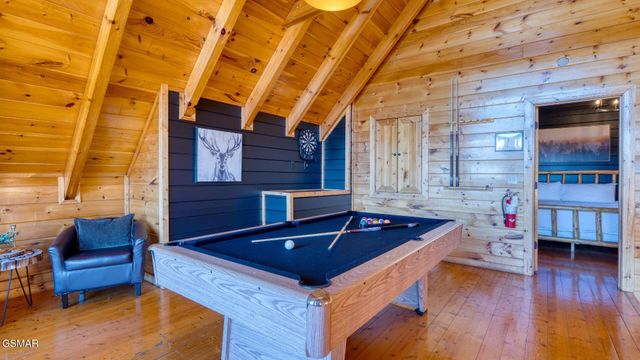 4664 Nottingham Heights Way, Pigeon Forge, TN 37863