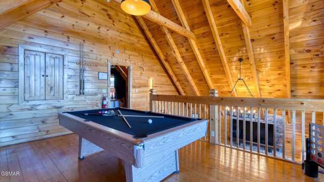 4664 Nottingham Heights Way, Pigeon Forge, TN 37863
