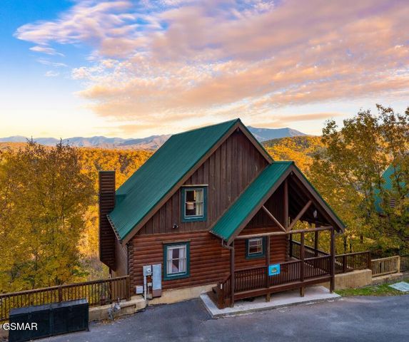 4664 Nottingham Heights Way, Pigeon Forge, TN 37863