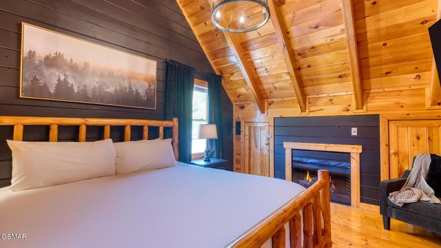 4664 Nottingham Heights Way, Pigeon Forge, TN 37863