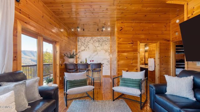 4664 Nottingham Heights Way, Pigeon Forge, TN 37863