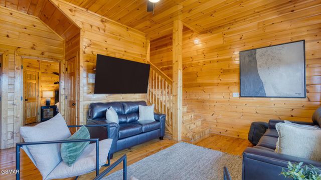 4664 Nottingham Heights Way, Pigeon Forge, TN 37863