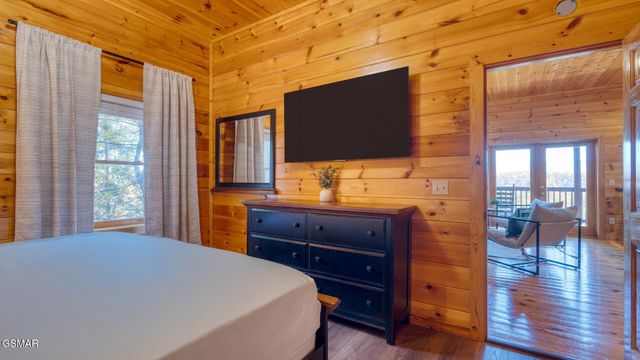 4664 Nottingham Heights Way, Pigeon Forge, TN 37863